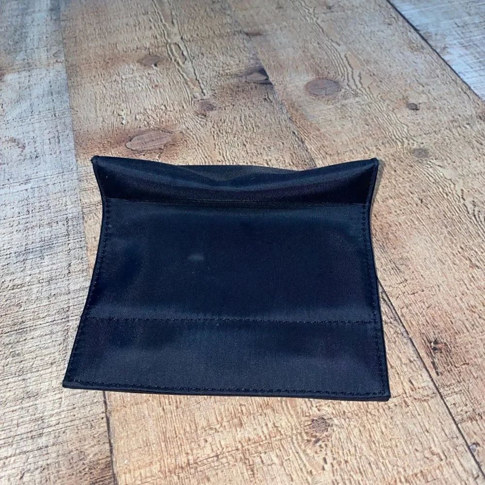Givenchy parfums pouch  - Picture 10 of 12